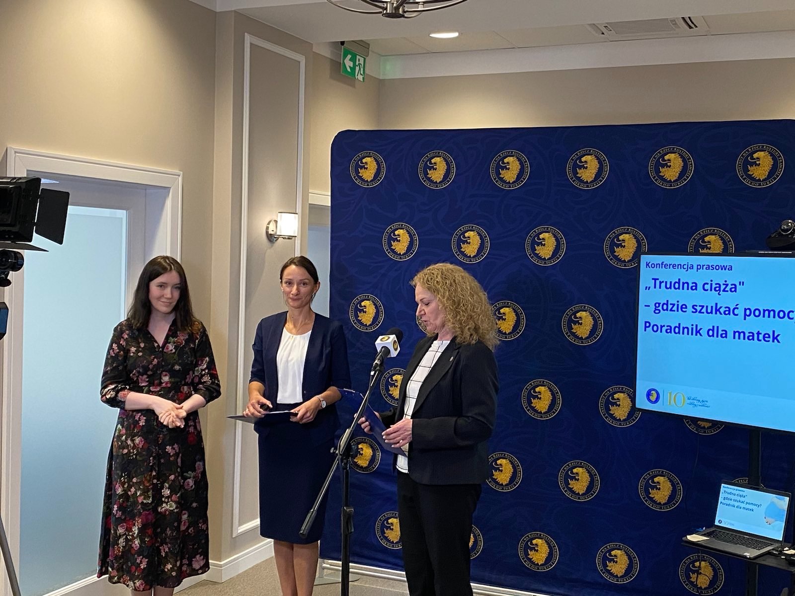 Aborcja nie jest rozwiązaniem. Poradnik dla matek w „trudnej ciąży”