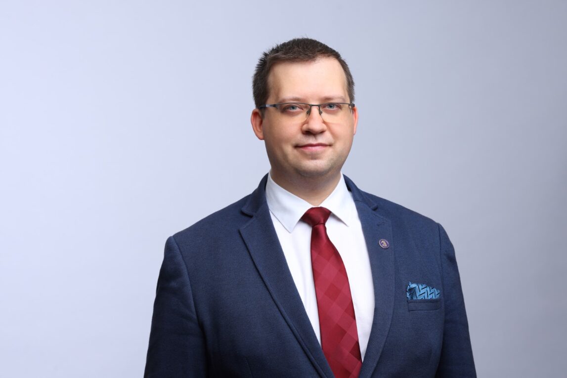 Obowiązkowa religia lub etyka: projekt Ordo Iuris z poparciem większości społeczeństwa. Czas na parlamentarzystów!