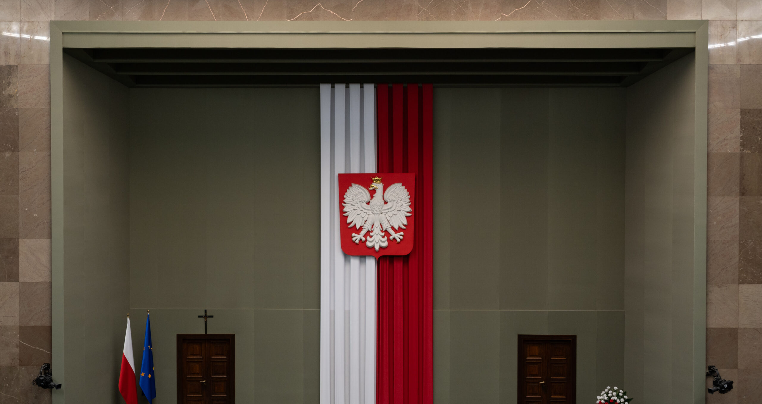 Prokuratura cofa akt oskarżenia w sprawie „Nergala” znieważającego znak orła białego