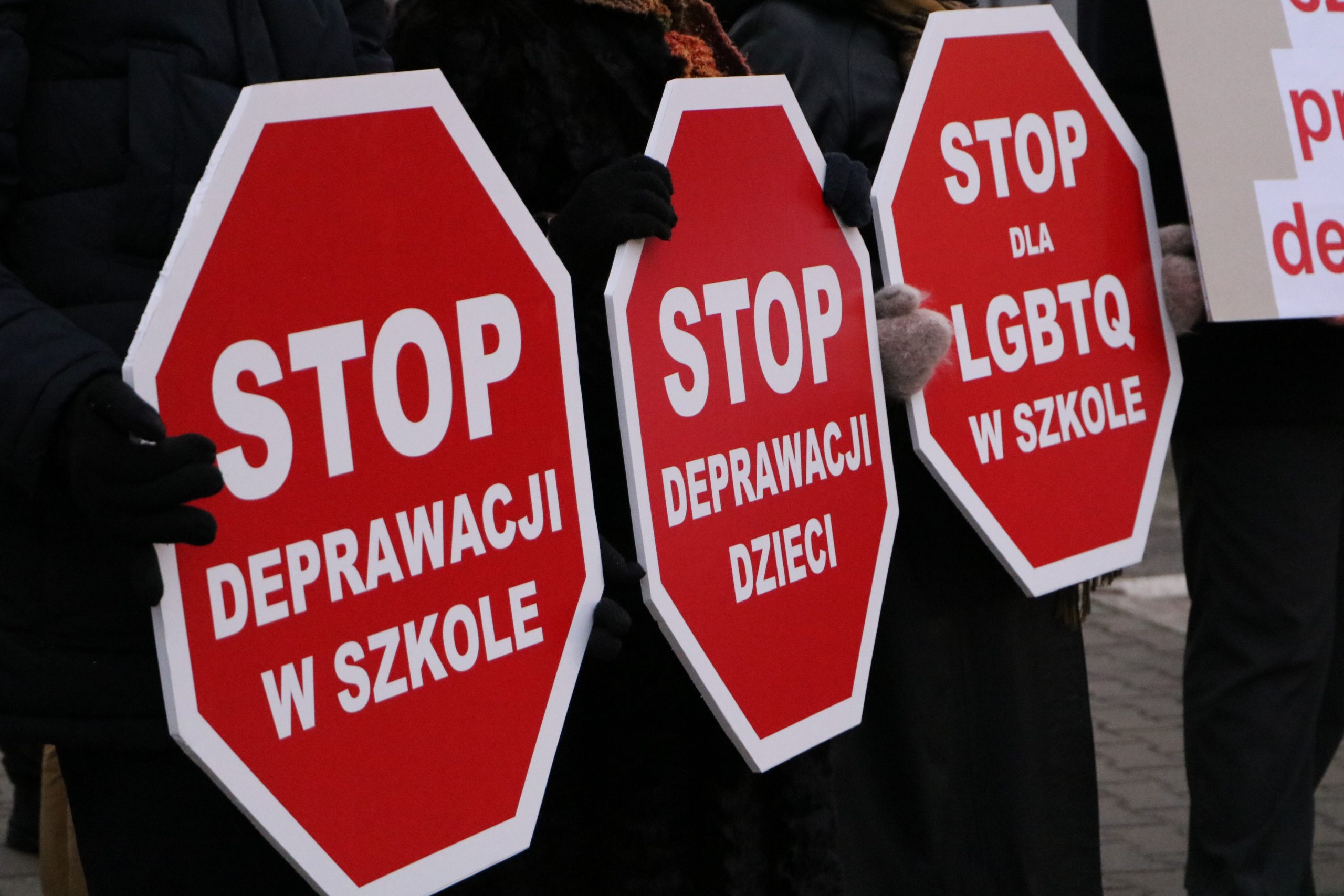 Nie ustajemy w walce o dobrą edukację naszych dzieci – stanowisko Koalicji na Rzecz Ochrony Polskiej Szkoły