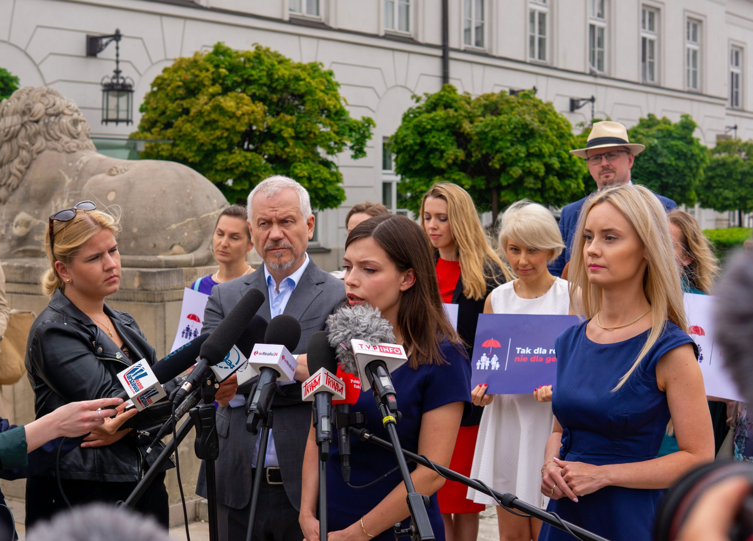 Citizens’ initiative “Yes to Family, No to Gender” underway