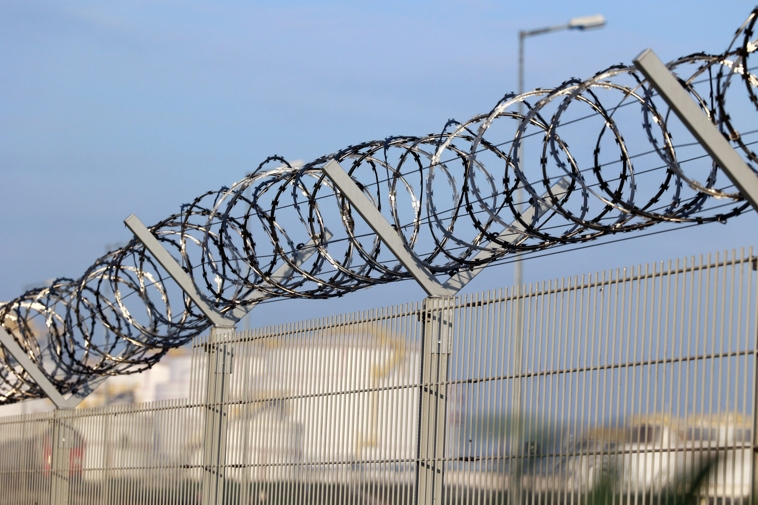 Jak Komisja Europejska zamierza wspierać państwa członkowskie w sytuacji wojny hybrydowej?