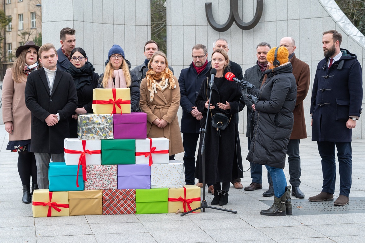 The Polish Parliament on March 6 Will Decide Whether to Protect Children from Online Pornography