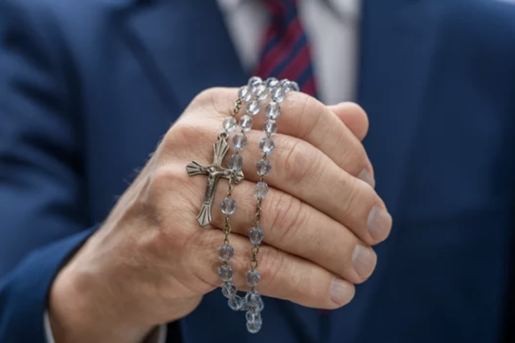 Publiczny różaniec bezprawnie rozwiązany przez prezydenta Torunia