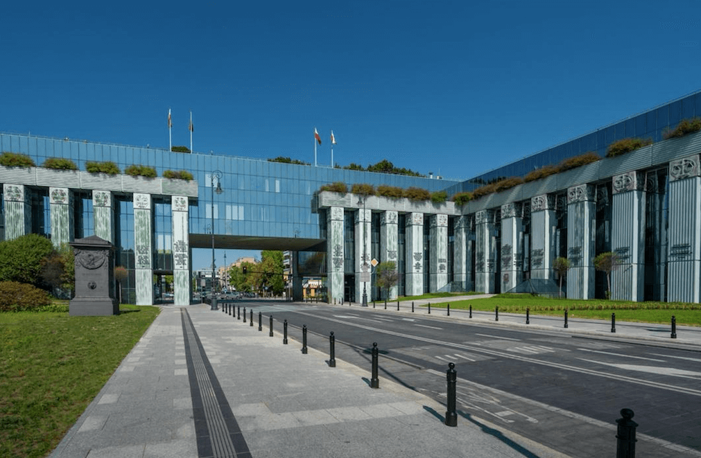 Polish Supreme Court opposes EU overreach, while Tusk’s Justice Minister backs Brussels