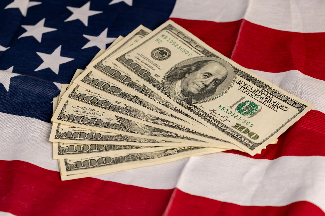 Projekt ustawy budżetowej USA: bez wsparcia dla aborcji i flag LGBT na rządowych budynkach