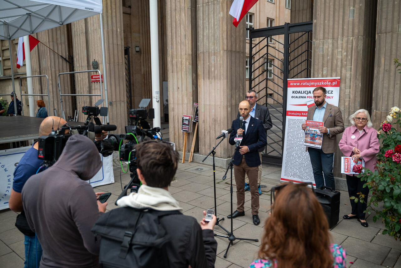 Konferencja prasowa przy MEN