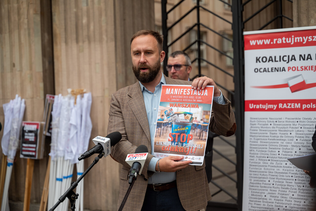KROPS apeluje do premiera o zatrzymanie reformy systemu oświaty