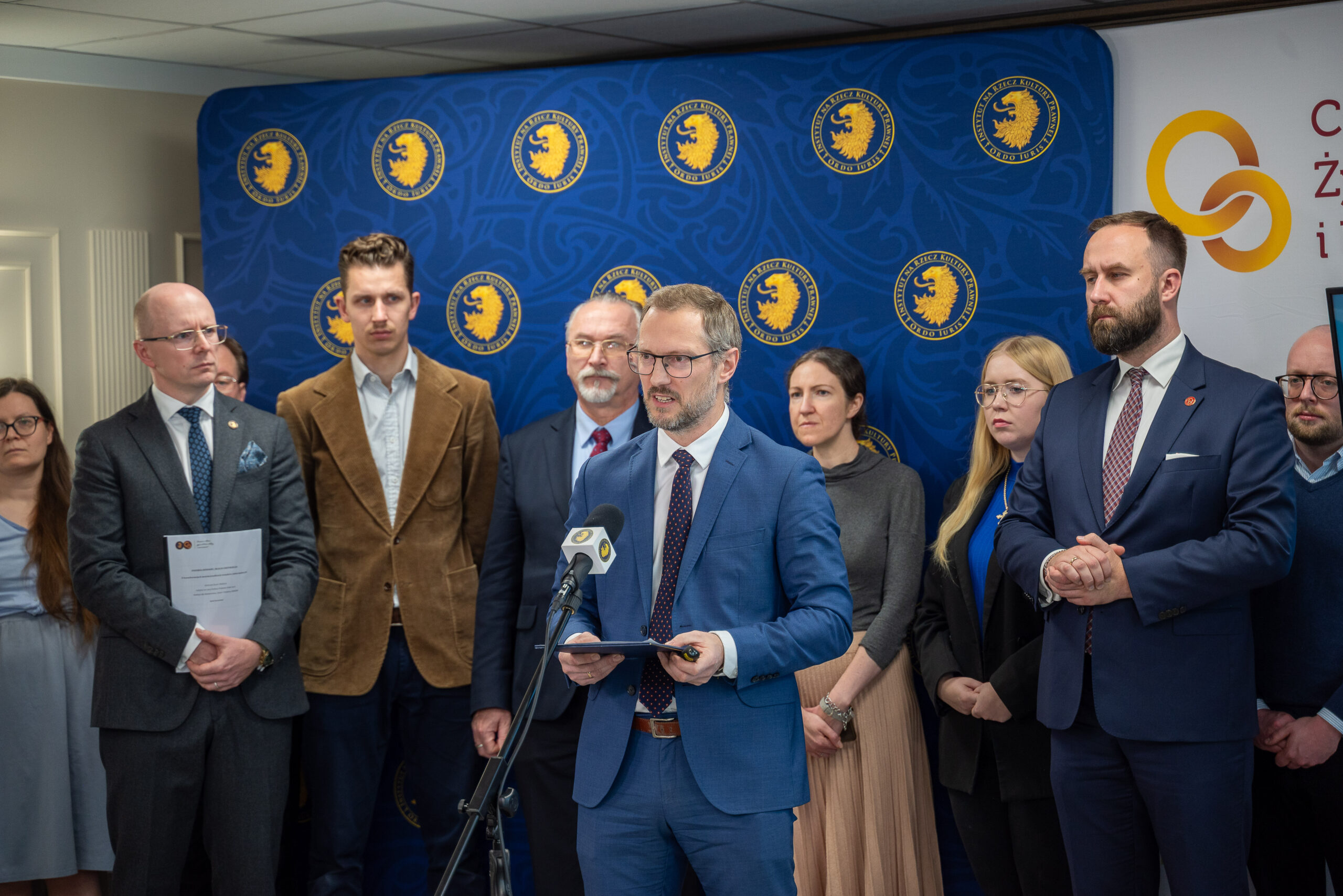 Uderzenie w rodzinę, pod pozorem równości – konferencja na temat rządowego projektu ustawy wprowadzającej „związki partnerskie”