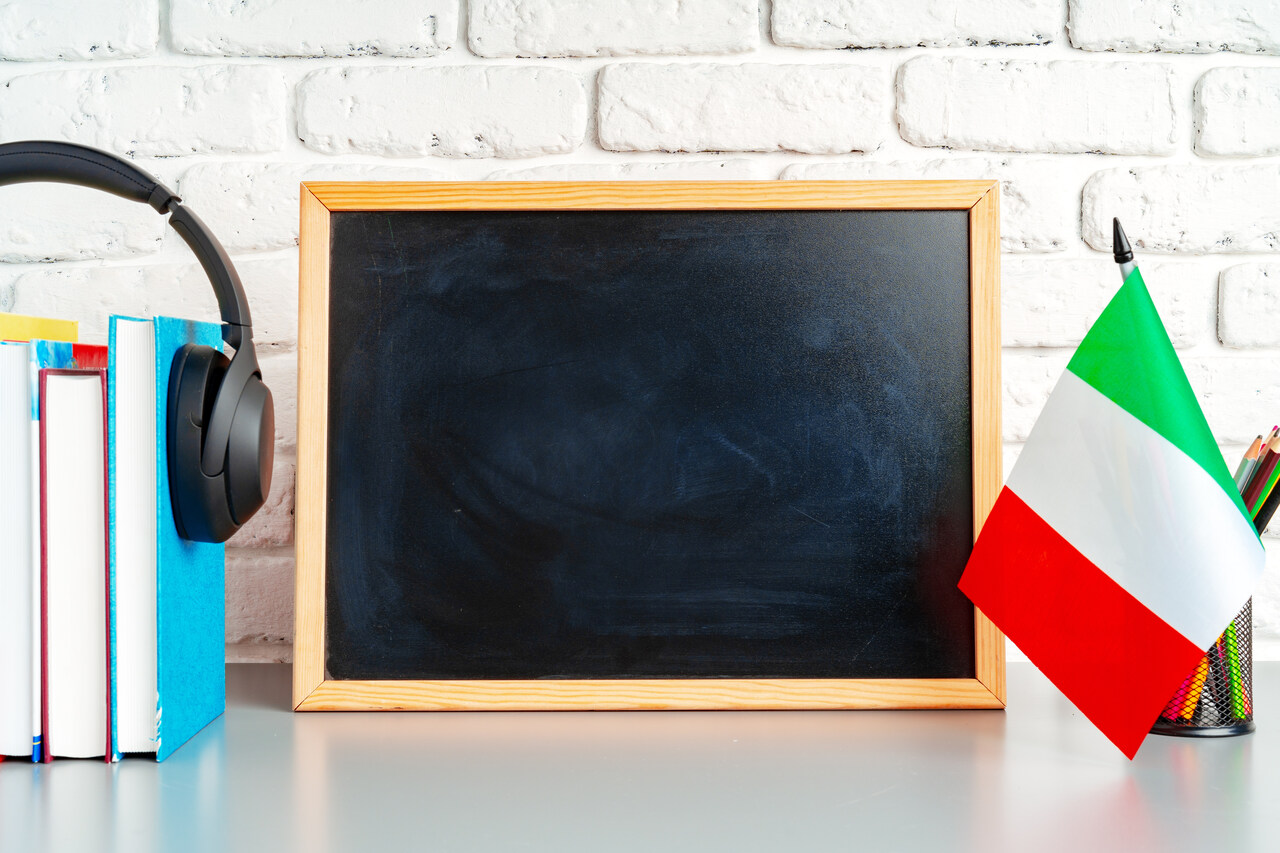 „Wzmocnienie sojuszu między szkołą a rodziną”. Włochy zamierzają rozszerzyć zakaz edukacji seksualnej