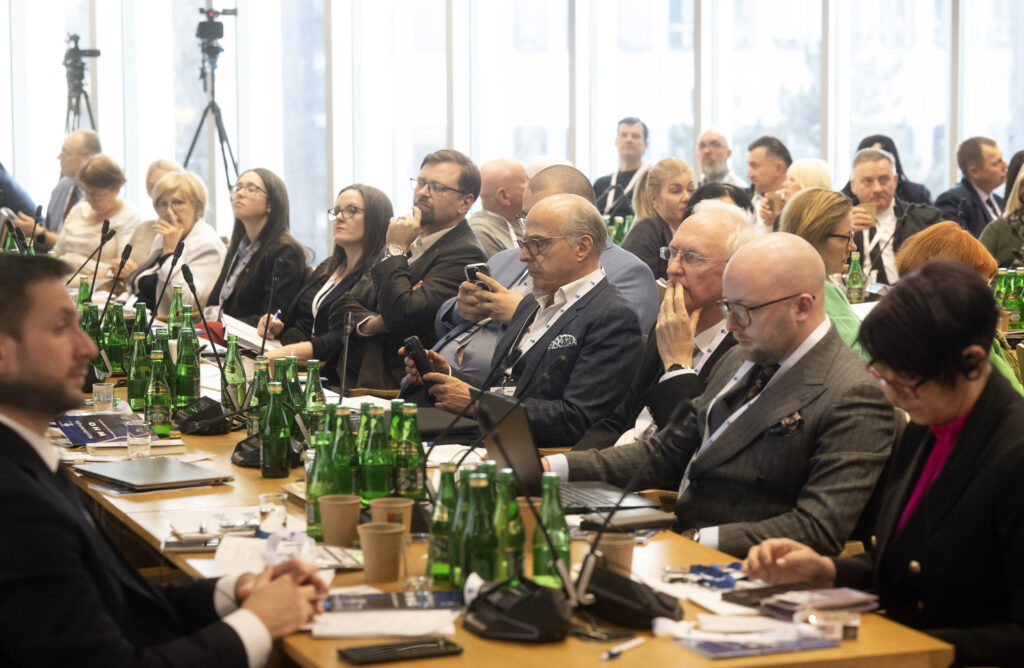 Konferencja „WHO. Wyjść czy zostać”